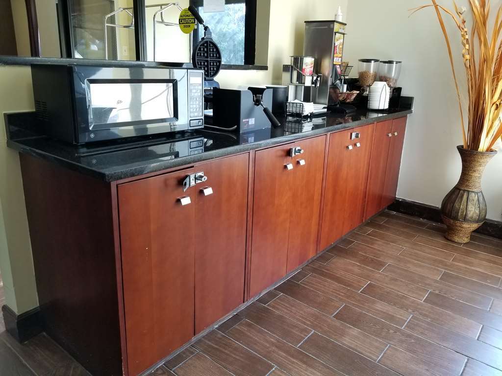Red Roof Inn Raleigh North-Crabtree Mall-Lenovo Center Restaurant foto